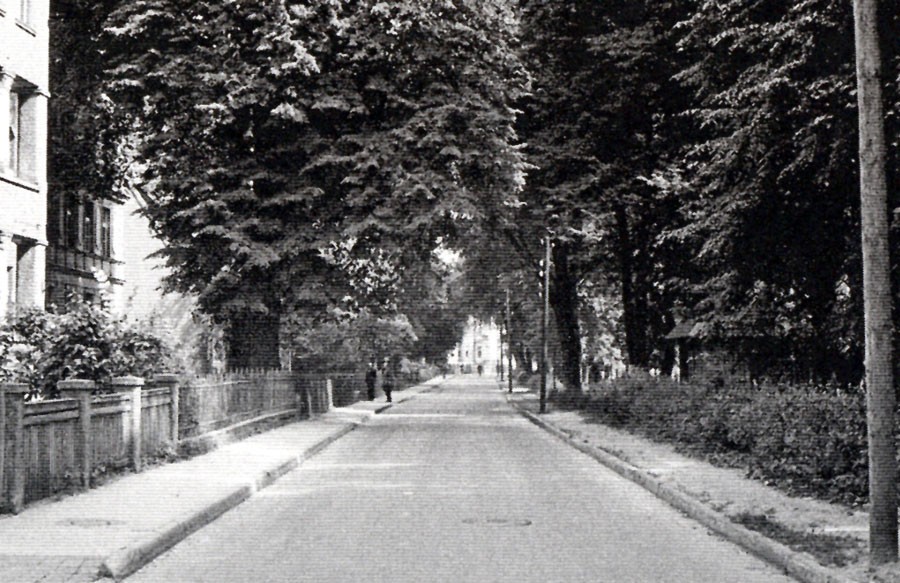 Stary Szczecinek: Nadjeziorny bulwar