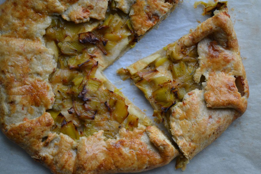 Świąteczne galette z porem i jabłkiem