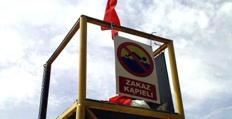 Koniec sezonu na Trzesiecku? – woda skażona bakteriami coli