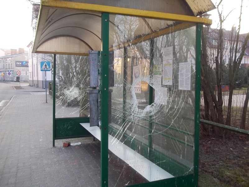 Szli i rozbijali wszystko