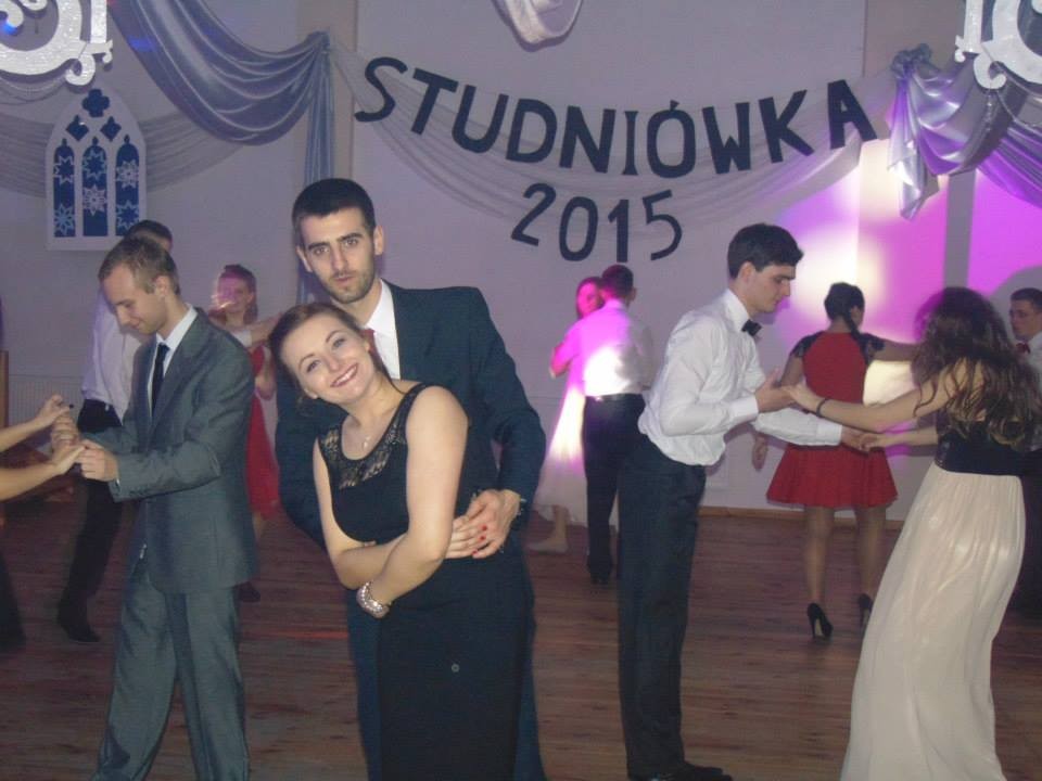 Barwicka studniówka i połowinki w LO