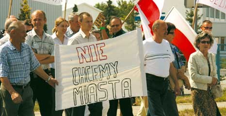 Nie chcą do miasta - w ramach protestu zablokowali 