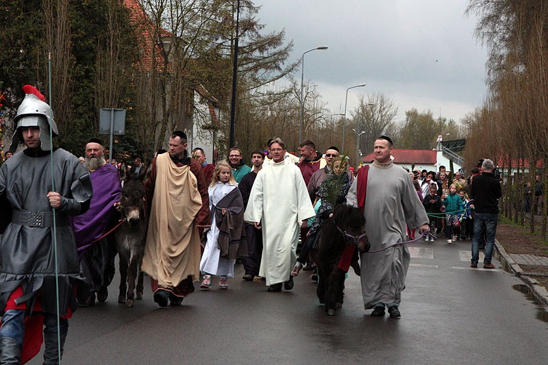 W niedzielę przez miasto idzie orszak