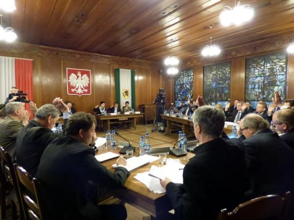 Woda, ścieki, nowa ulica i Kaulfuss. Miejska sesja na żywo w Temat.net - już dziś