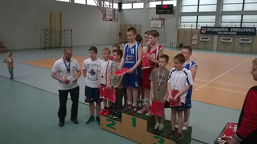 Turniej Trio Basket wygrywają Niepokonani i Czwórka