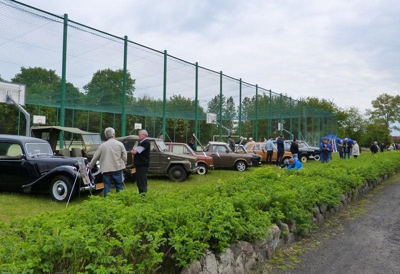 Piknik motoryzacyjny w ZS5