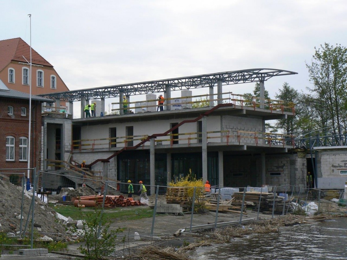 Jedno centrum, dwie wizje
