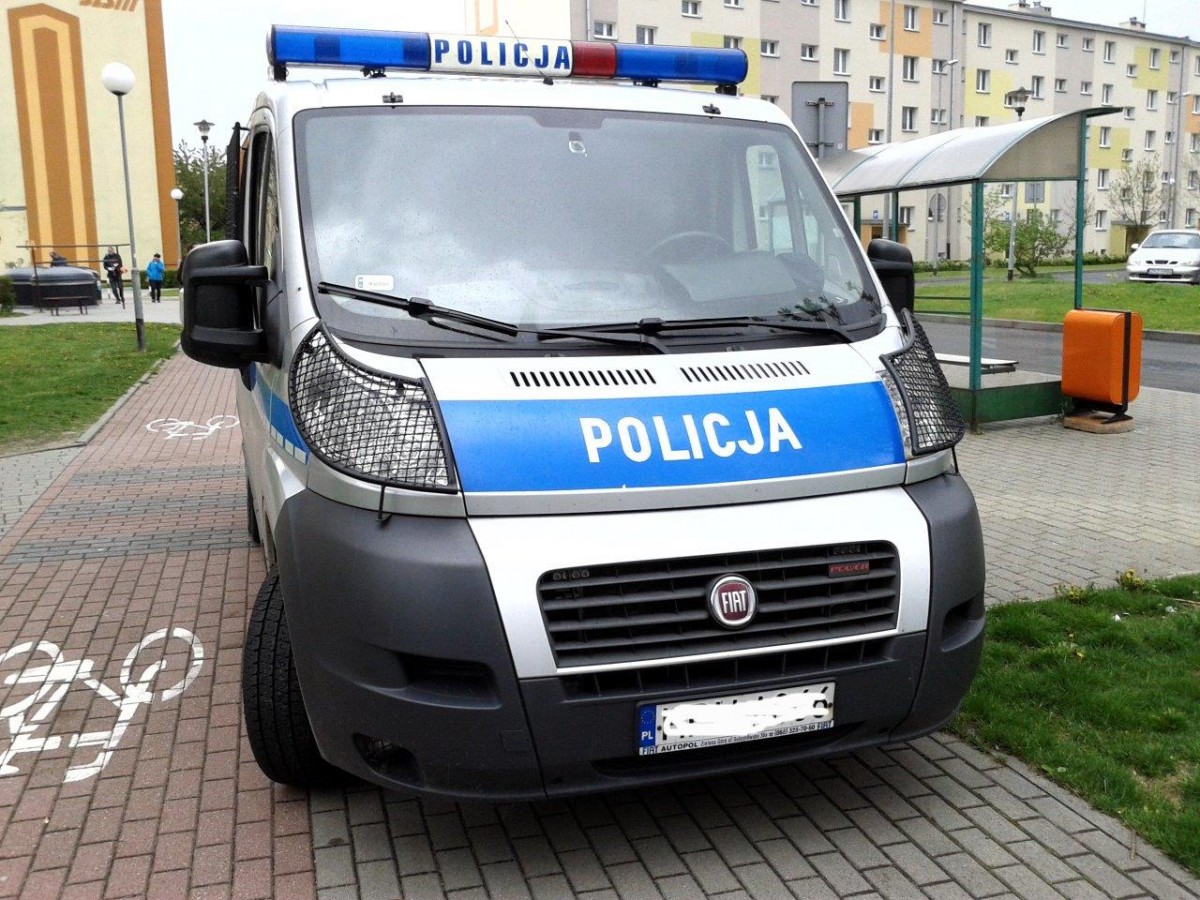 Nietrzeźwy kierowca i czterech z narkotykami. Poza tym spokój?