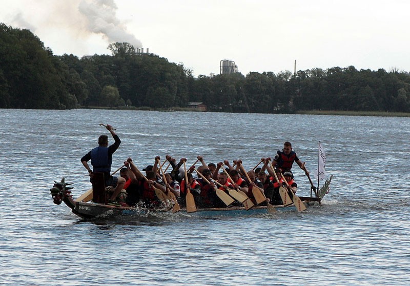 Bębny i adrenalina. Smocze łodzie na Trzesiecku po raz czwarty