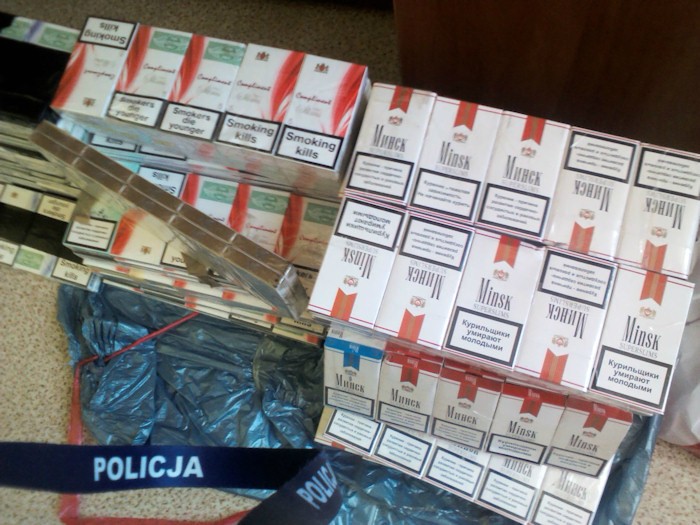 Nielegalne papierosy w policyjnym areszcie