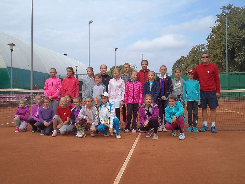 Tenisowy turniej skrzatek i skrzatów