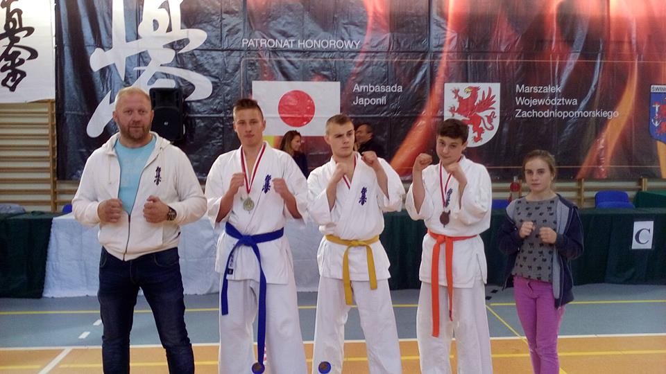 Sześciu zawodników zdobywa pięć medali. Udany wyjazd naszych karateków