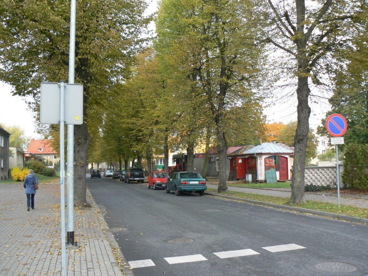 Na Polnej wytną drzewa. Będą zatoki parkingowe