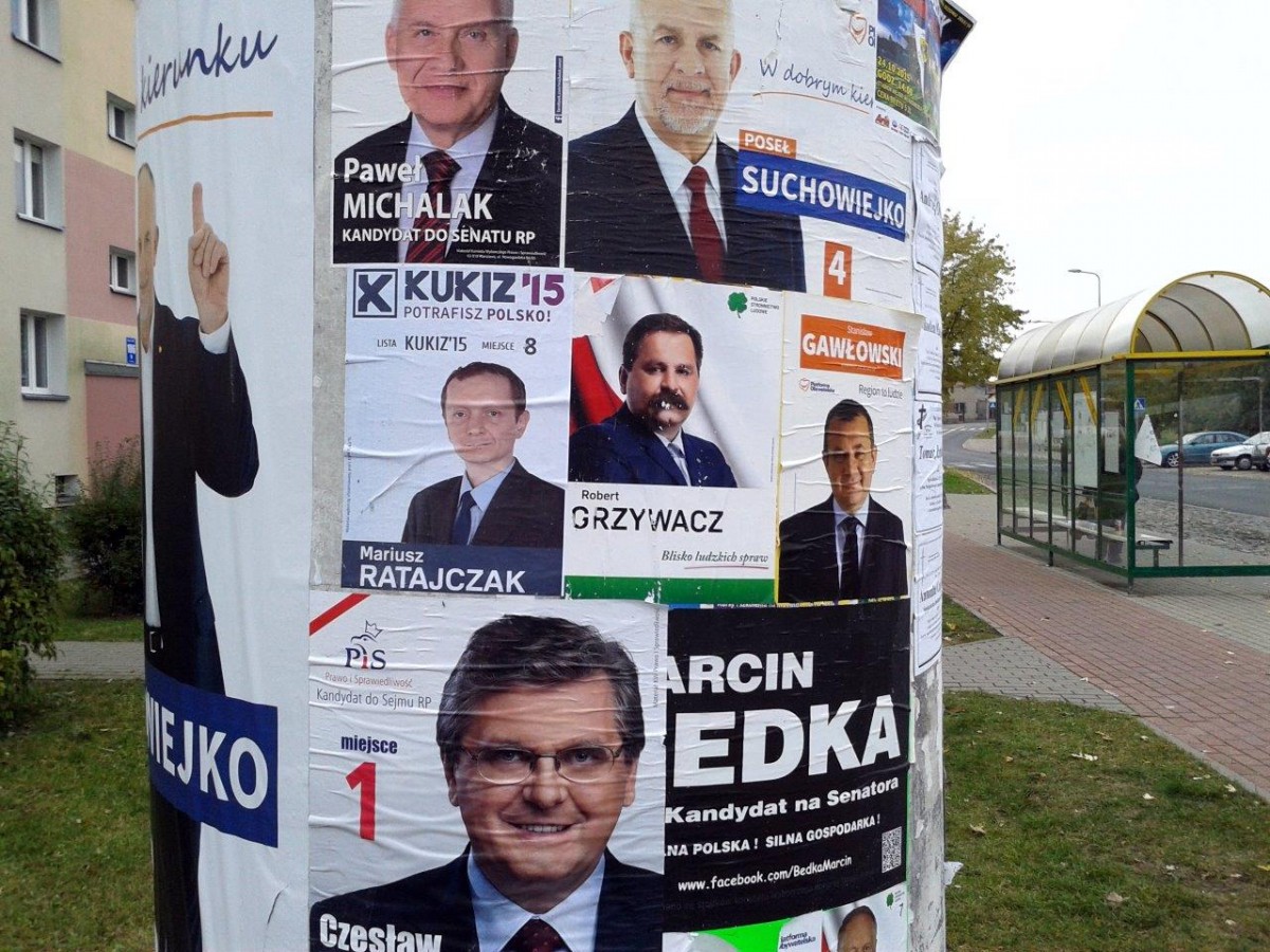 Szczecineccy samorządowcy w kolejce na Wiejską