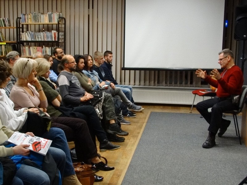 W bibliotece miejskiej - o kulturze buddyjskiej