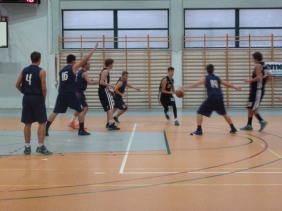 EMET Basket pewnie pokonuje Bombardiera Szczecin