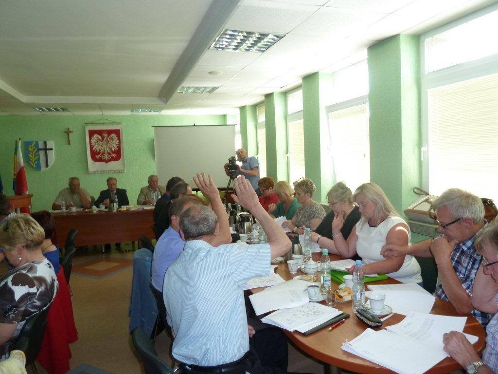Na sesji Rady Gminy Szczecinek w ekspresowym tempie