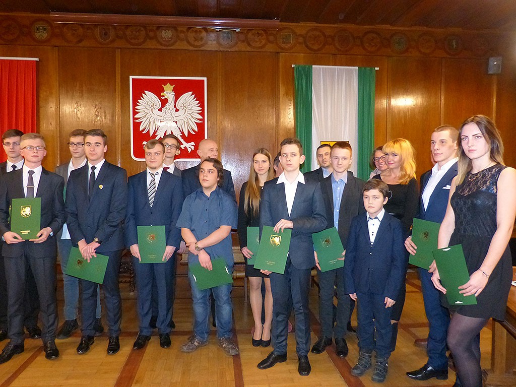 Najlepsi ze stypendiami burmistrza