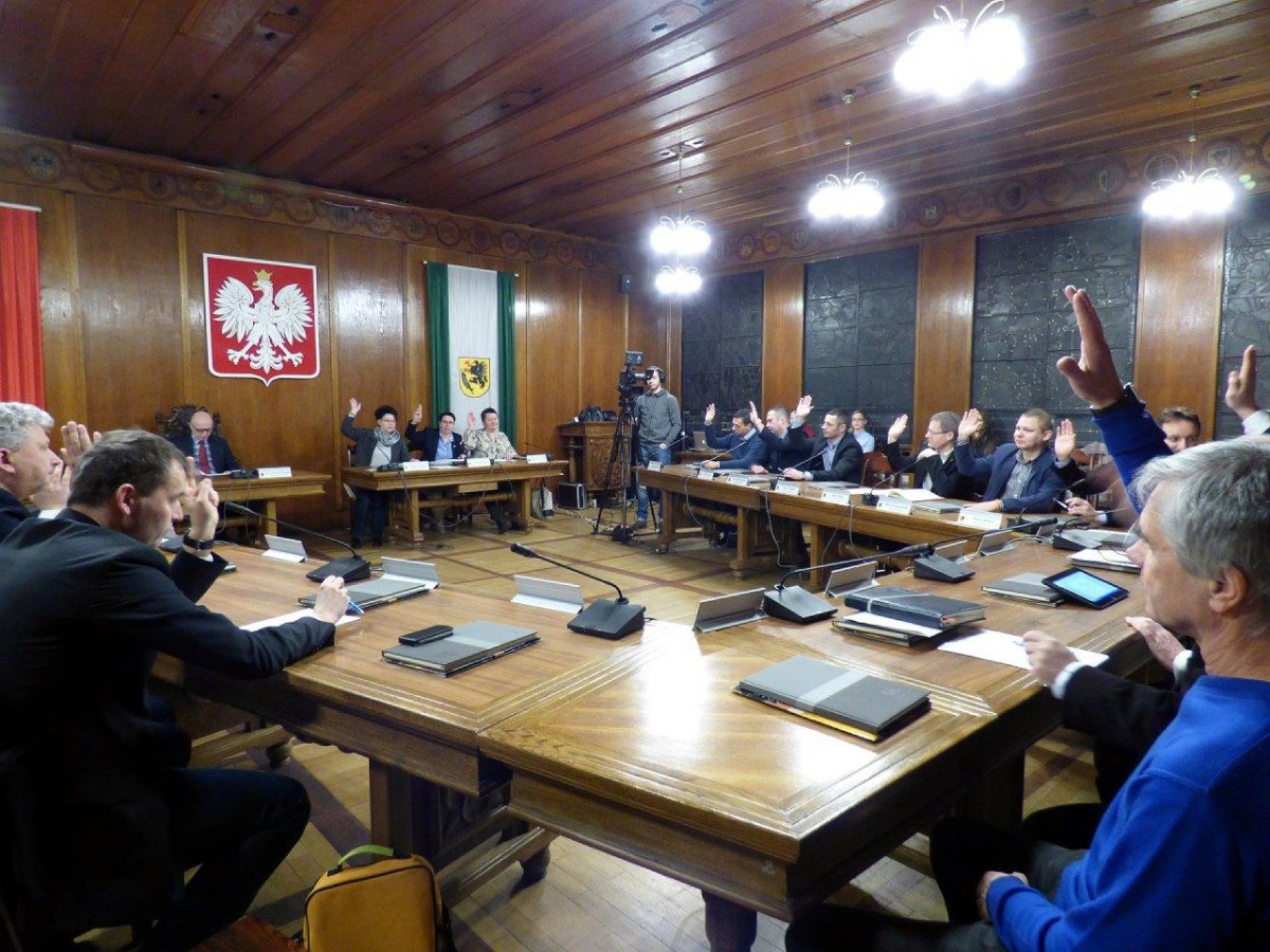 Nadzwyczajnie i błyskawicznie w ratuszu