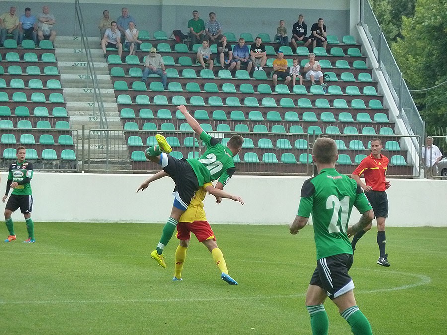 Remont trybun, oświetlenie, boisko przy gimnazjum. Duże remonty w OSiR