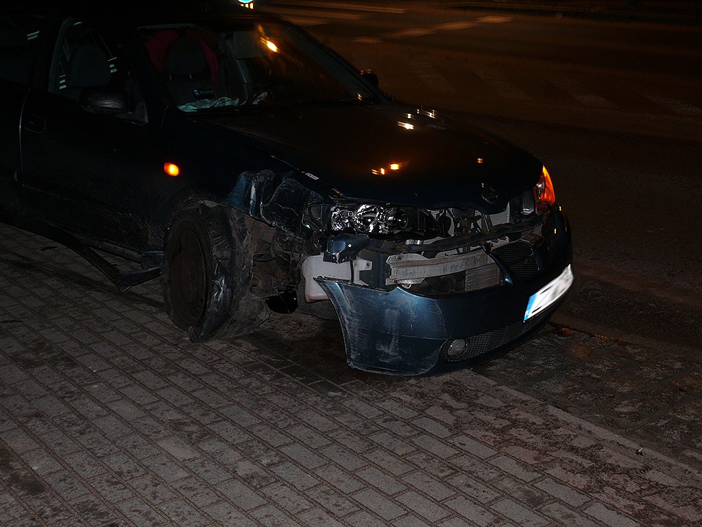 Skasował lampę na przejściu dla pieszych