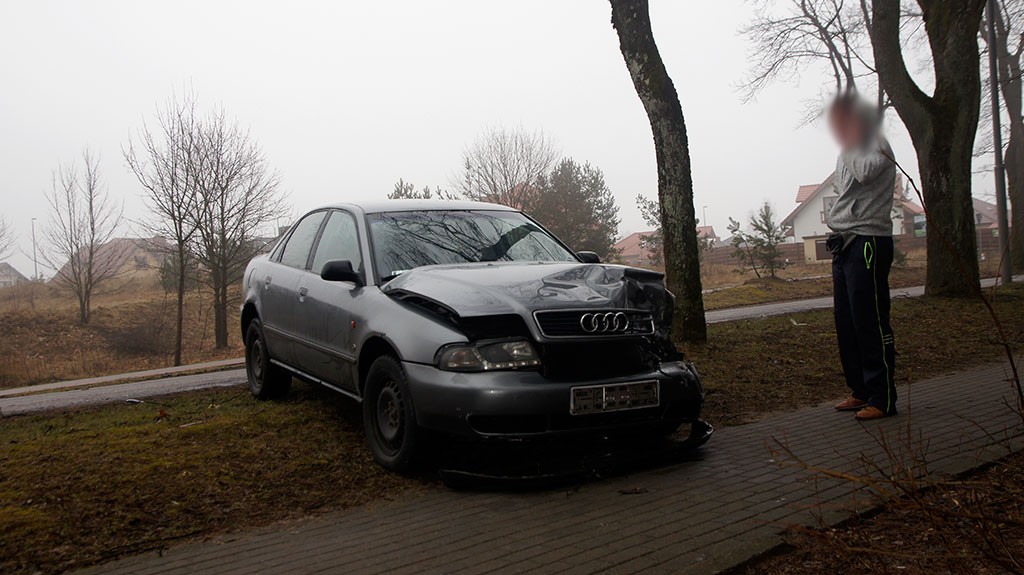 Wjechał w tył karawanu