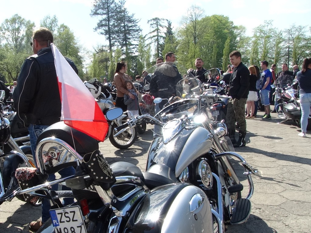 Kilkuset motocyklistów paradowało ulicami