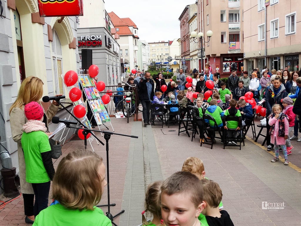 Kubuś Puchatek na deptaku w Szczecinku