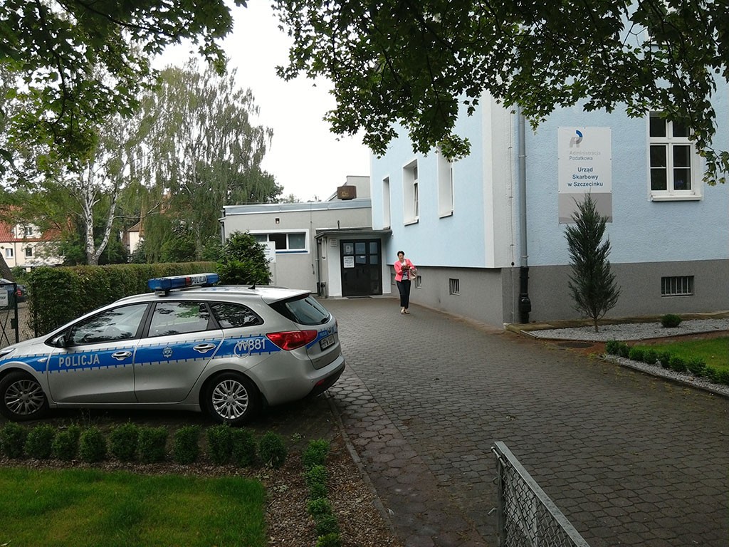 Informacja o podłożonych ładunkach w skarbówce i Urzędzie Celnym