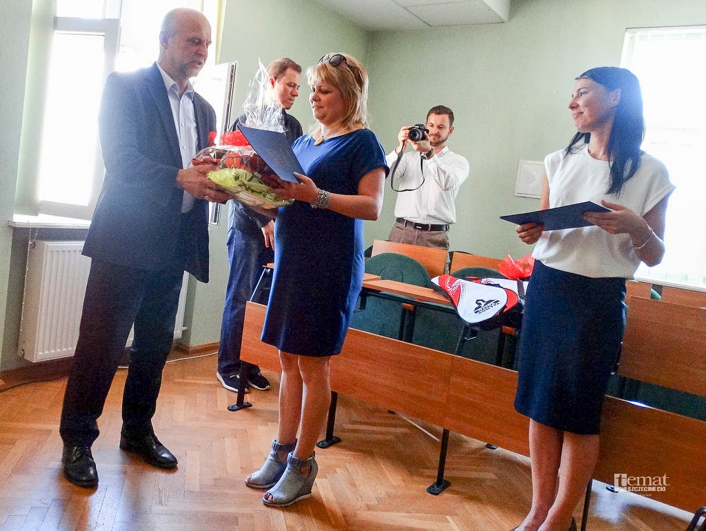 Powiatowa rada nagrodziła najlepszych