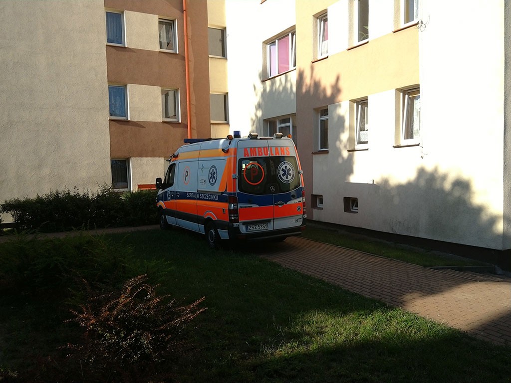 W wydostaniu się pomogli strażacy