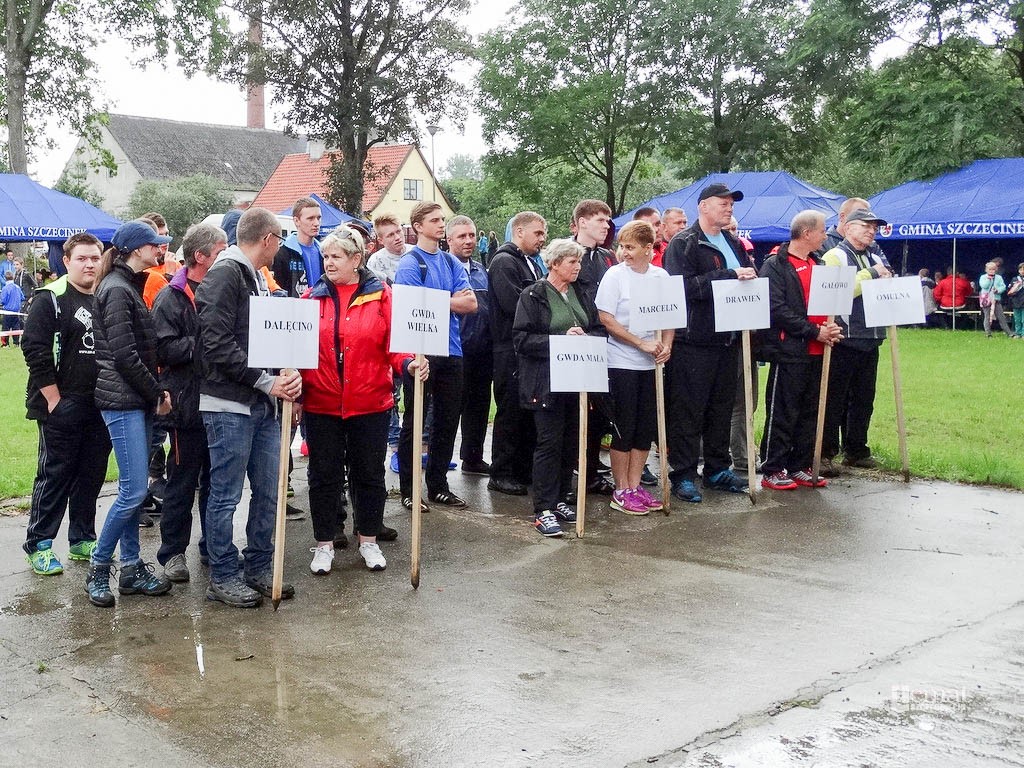 Zabawa w strugach deszczu. Turniej sołectw po raz 16