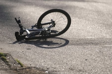 Niedaleko Krosina potrącono rowerzystę