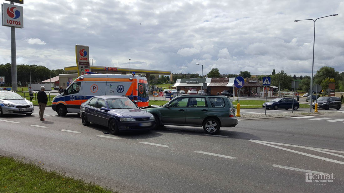 Zderzenie przy wyjeździe z McDonald