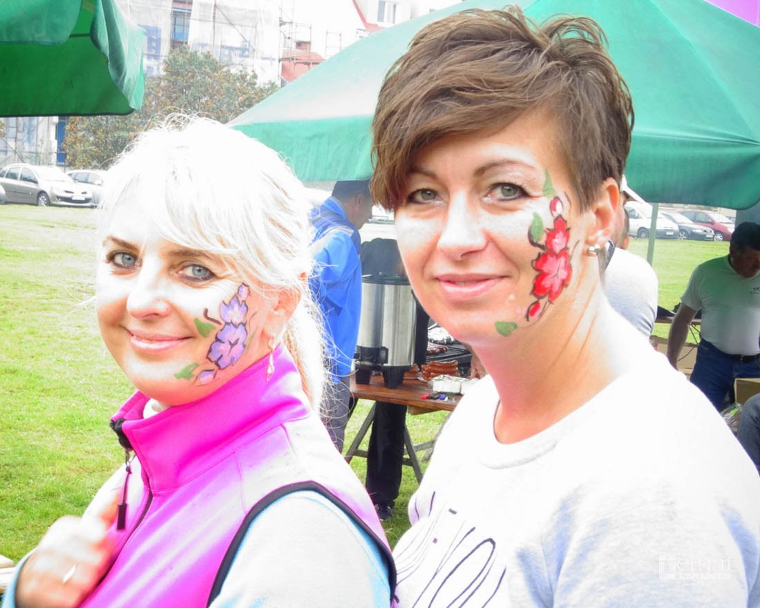 Piknik na Kołobrzeskiej w strugach deszczu