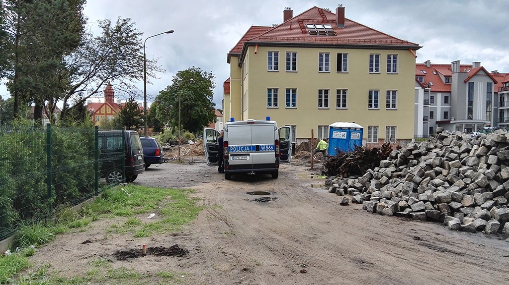 Pocisk zatrzymał prace na budowie