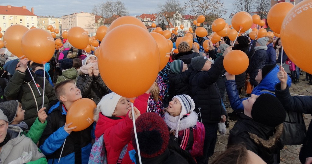 Pomarańczowe wstążeczki i baloniki opanowały kino