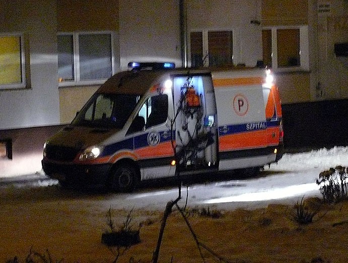 Lekarz odmówił, policjanci zawieźli sami