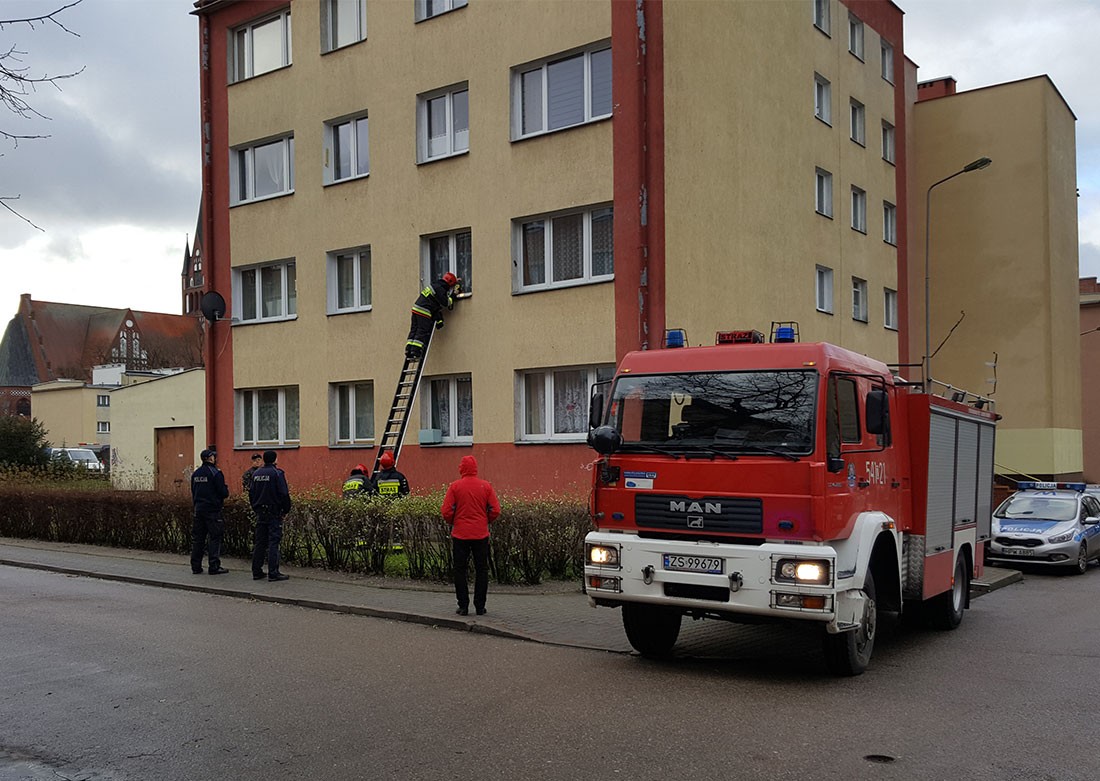Awaryjne wejście do mieszkania na Sadowej