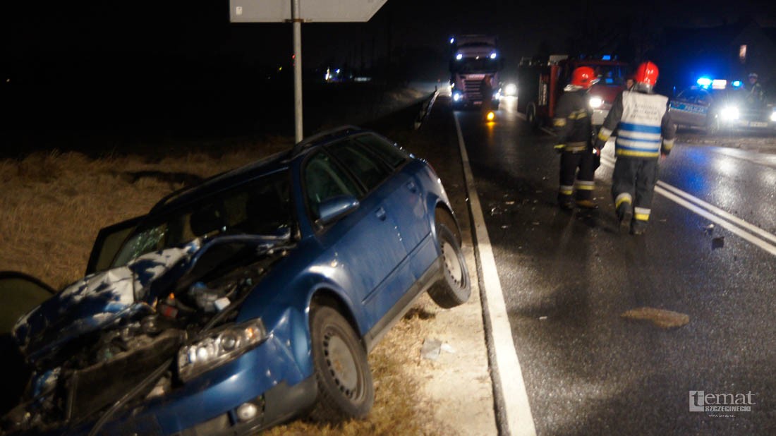 Audi z trójką dzieci na pokładzie wjechało w tył furgonetki