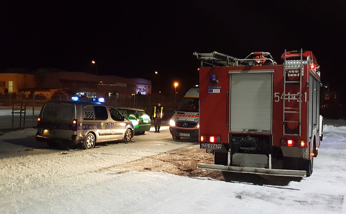 Spał w samochodzie. Ratownicy ledwo go dobudzili (aktualizacja)