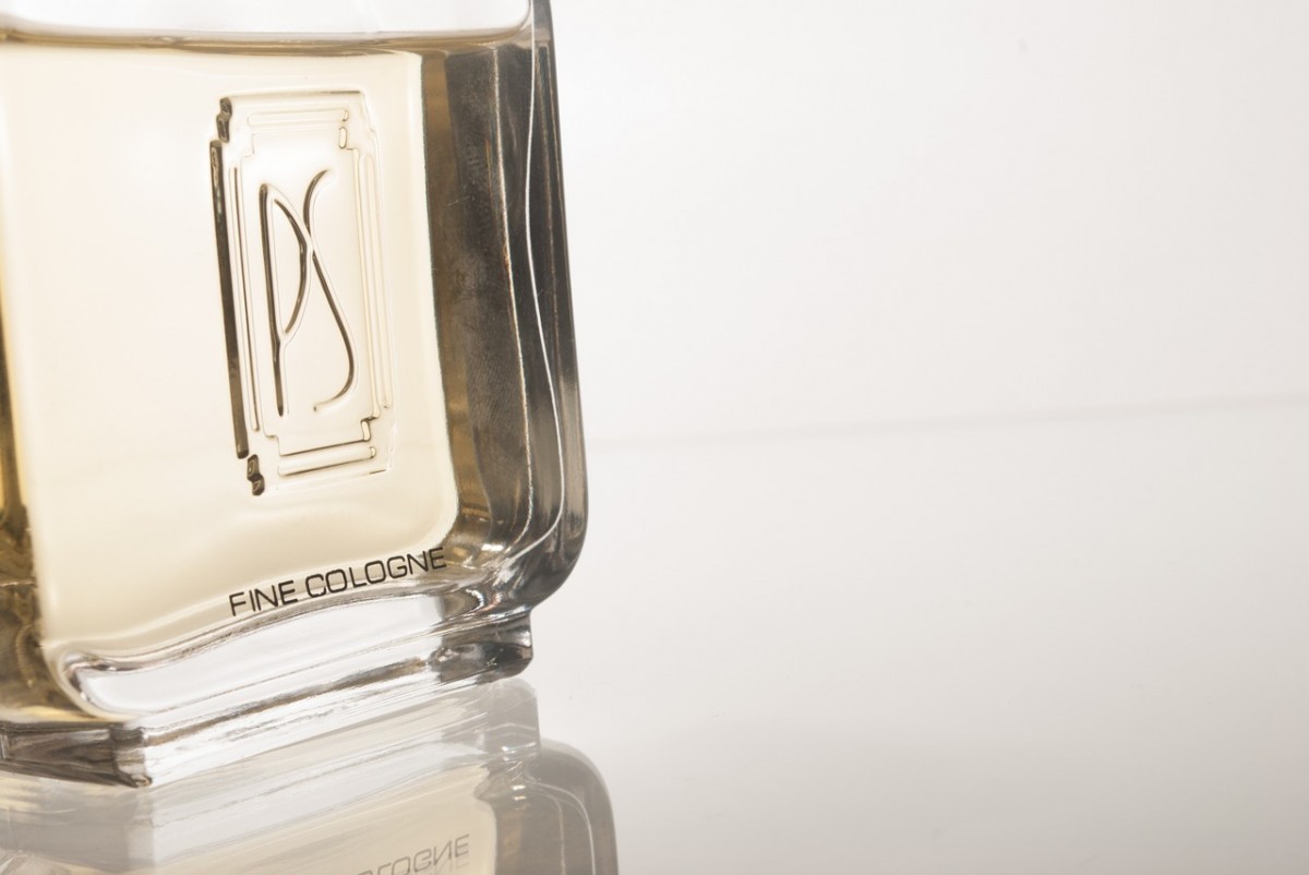 18-latka z Katowic kradła perfumy w Szczecinku