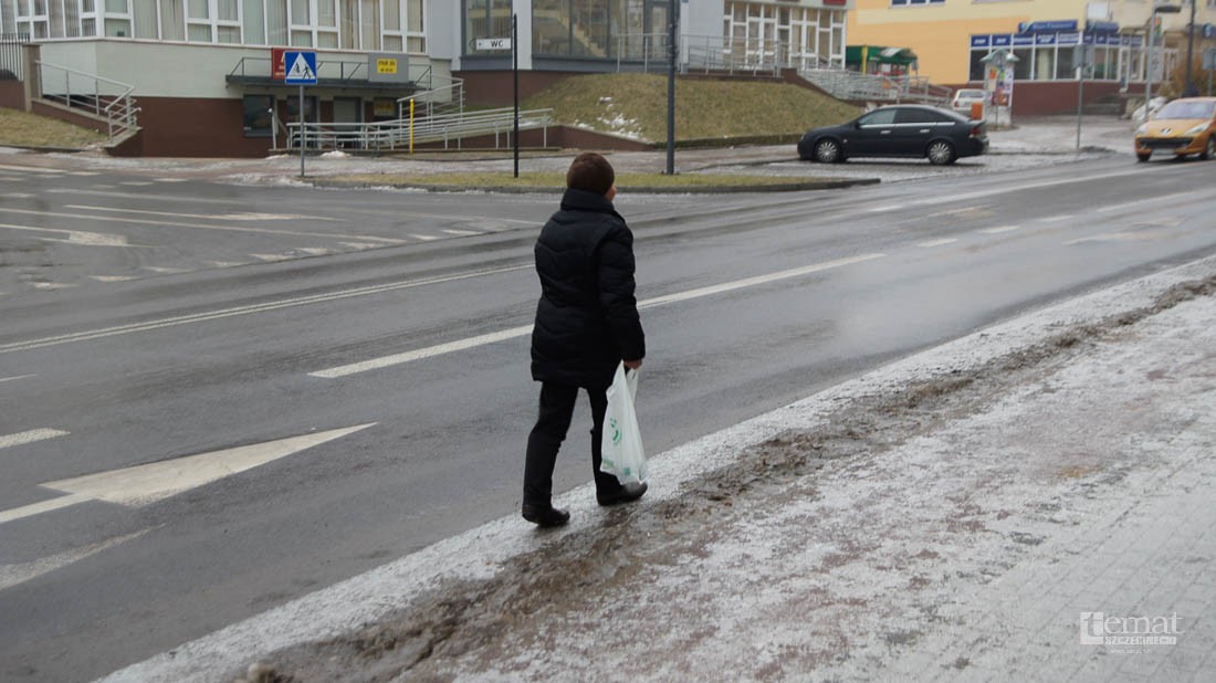 Oblodzona nawierzchnia sprawcą szkody