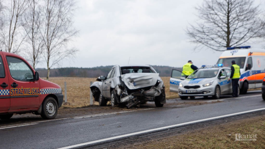 Ford wypadł na łuku drogi