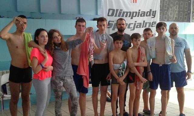 Pływacy wrócili z 14 medalami