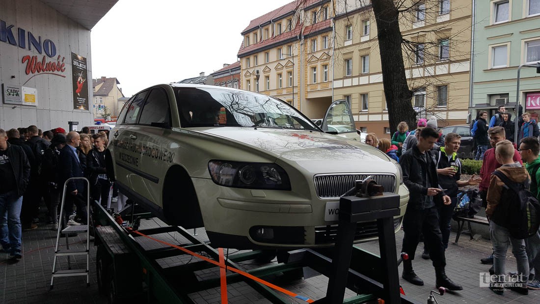 Być mądrym na drodze. Szkolenia i pokazy dla szczecineckiej młodzieży