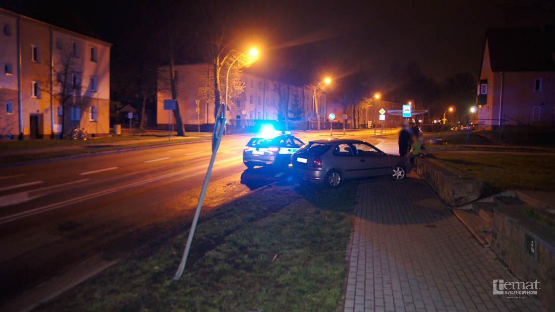 Honda z zablokowanym pedałem gazu uderzyła w mur