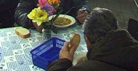 Bezdomni zimą: pomagamy, na ile możemy pomóc