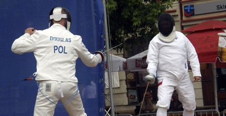 Szermierka  przed  ratuszem