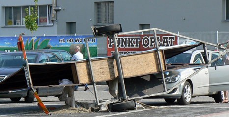 Koniec z reklamami na przyczepach – na parkingach i drogach